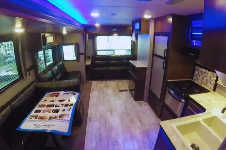 Crossroads Zinger Travel Trailer Specs and Review